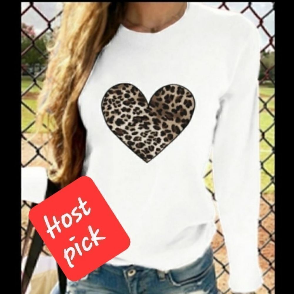 Sale🍀Ladies Cheetah Heart Long Sleeve T